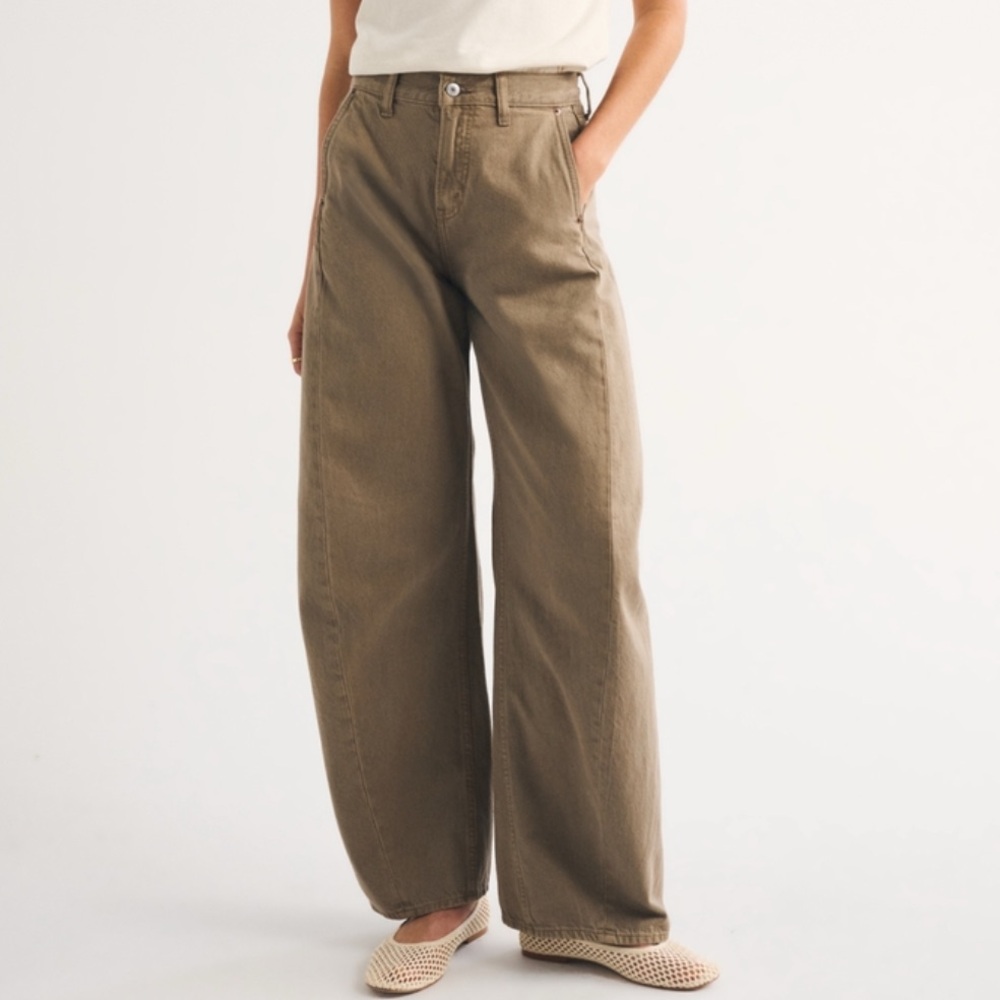 Abercrombie Tan/Brown Barrel Jeans